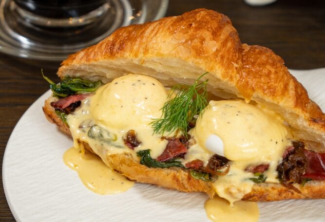 CROISSANT BENEDICT
