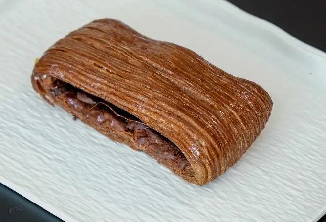 CHOCOLATE CROISSANT